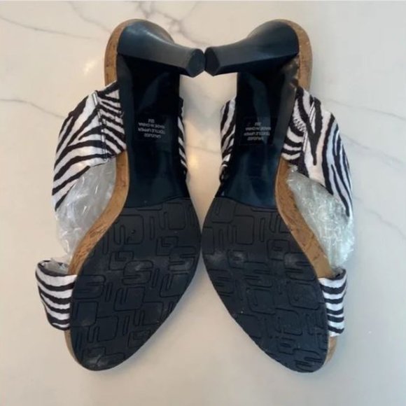 Unisa Size 8 is‎ very cute 🦓 zebra striped heels. Women's Fashion - Picture 5 of 16